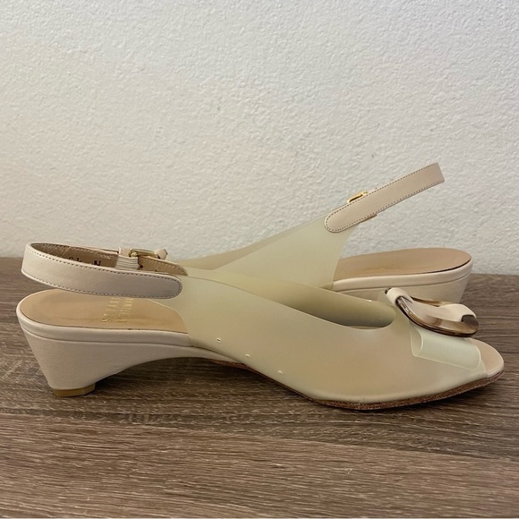 Stuart Weitzman Vintage Translucent Peep Toe Bow Slingback Sandals, Size 6.5N - Picture 5 of 9